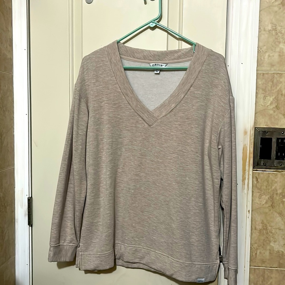 Women’s size medium Orvis v neck top.